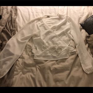 Aritzia/Wilfred long sleeve wrap top